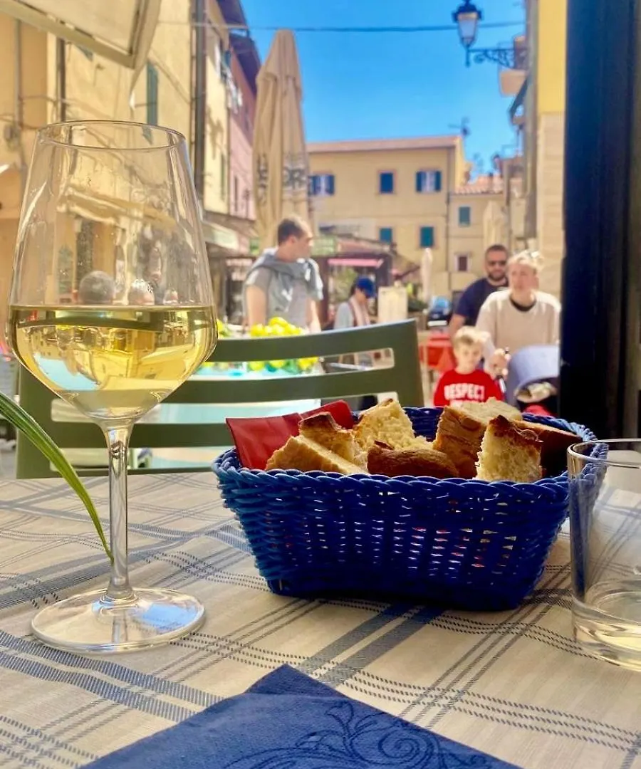 La Cartomante Di Bonaparte Portoferraio Italy